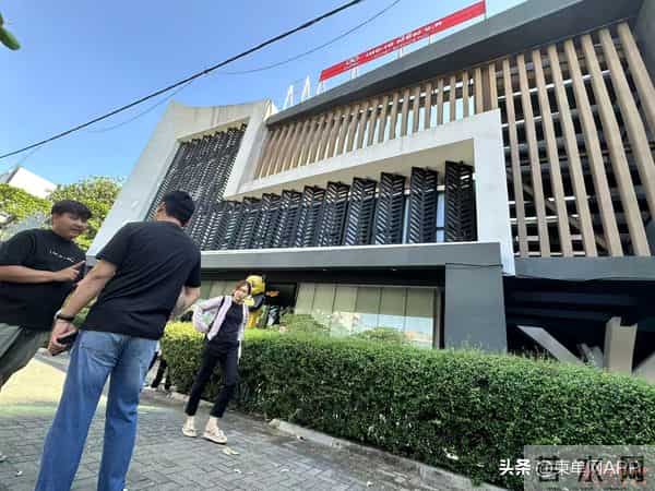 柬埔寨大批用户赶至汇旺总部,换汇大姐:70万美元取不出来!