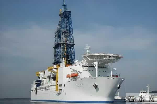 日本藏了12年的稀土矿,够全球用730年,为啥至今不敢挖?