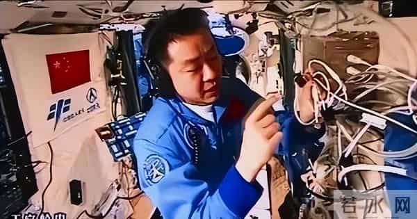 生命起源宇宙？多名宇航员返回地球后，身体出现“不可逆”变化