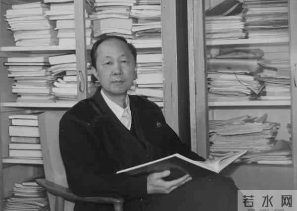 消息传来：他因病逝世！官网已变黑白