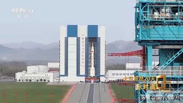 神20舷窗出现三角形裂纹，整个玻璃从内到外已贯穿……“改签”飞船最坏的情况是什么？揭秘太空应急20天