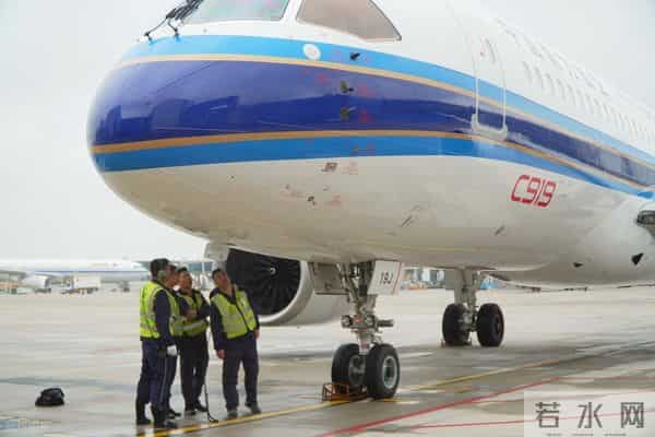 多家航司把经济舱的“好座位”锁了:要你“变相付费”