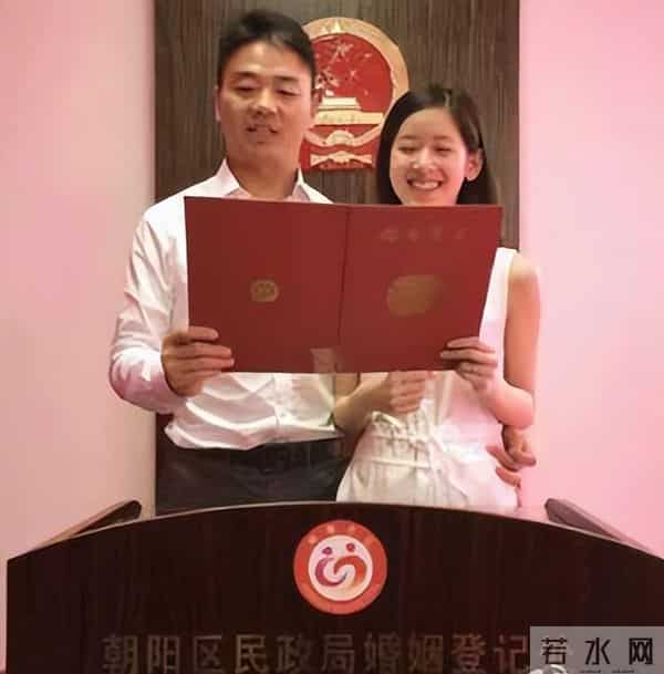 章泽天也没想到，父母仅用一个举动，就让儿子刘强东实现口碑暴涨