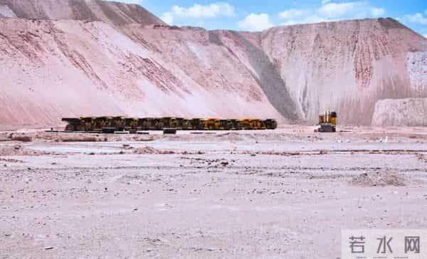 据称美国一座超级火山下发现世界最大锂矿床,价值1.5万亿美元