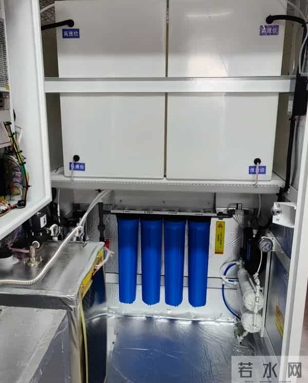 小区里的“自助售水机”，里面的水可以放心喝吗？内行人说出实情