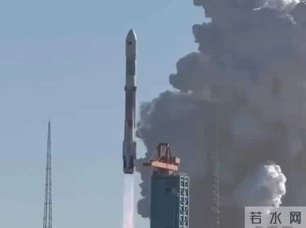 朱雀三号首飞成功入轨，火箭收回遗憾失败，和马斯克星舰差在哪？