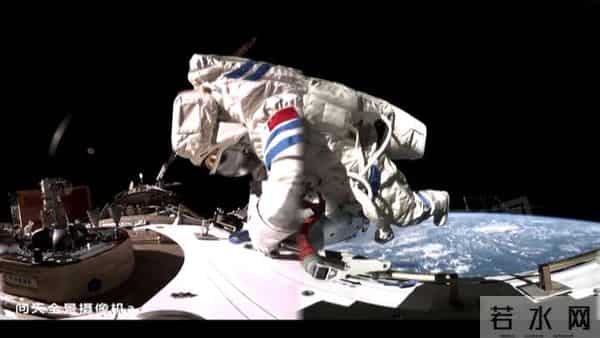 专家称航天员下次出舱将检查神舟二十号受损舷窗，并看情况做防护