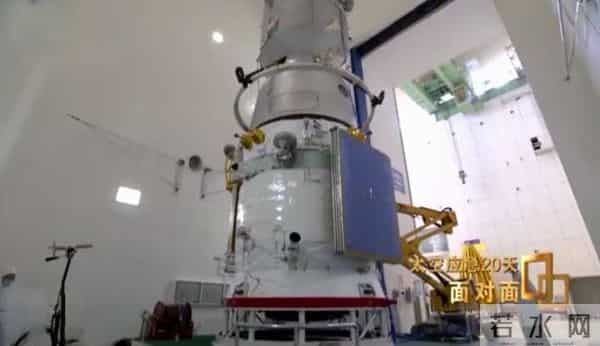专家称航天员下次出舱将检查神舟二十号受损舷窗，并看情况做防护