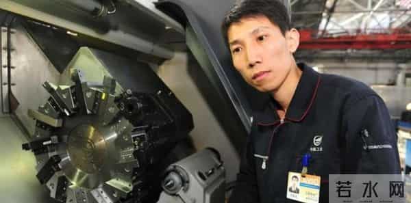 中国技校生立大功,成功破解西方发动机绝密技术,国家奖励800万