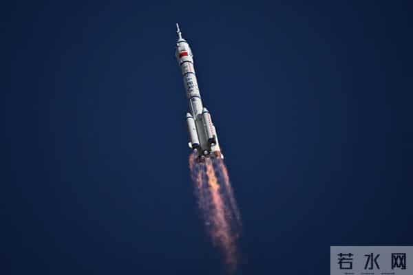 俄罗斯丧失载人航天能力！能用中国神舟飞船代替吗？