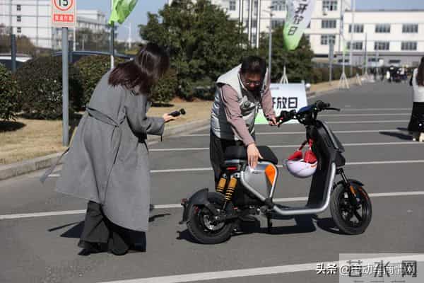 九号首款新国标发布！全新Fz系列解锁有温度的智能出行新体验