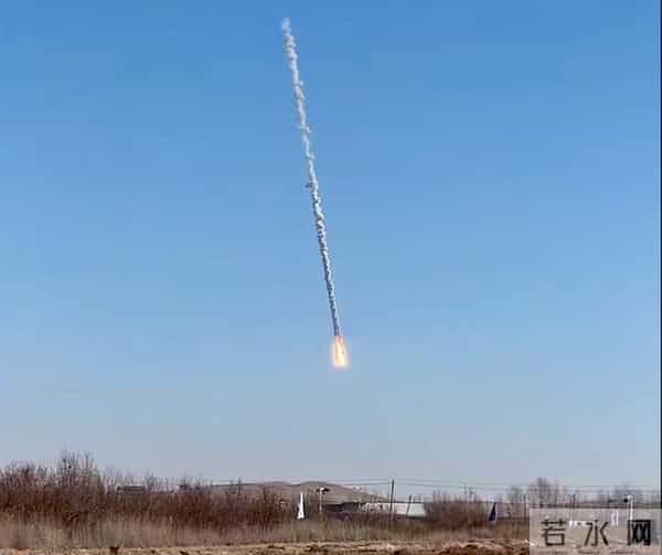 着陆段点火异常，于着陆场坪边缘触地！朱雀三号回收失利细节披露