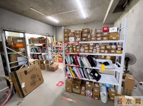 一年躺赚20万的快递驿站,开始塌房了