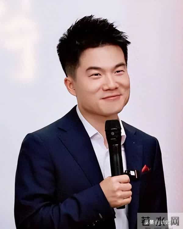 俞敏洪也没想到，董宇辉会因香港火灾后的一个举动，实现口碑暴增