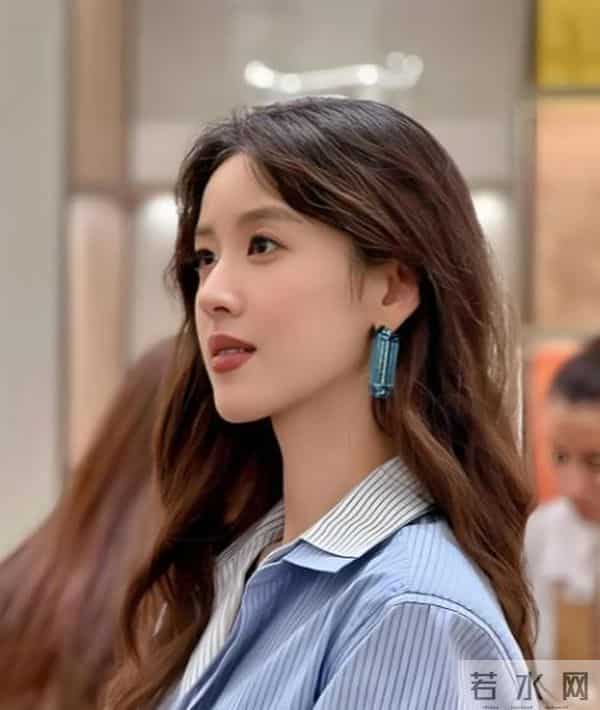 刘强东眼光果然独到，婚变传言半月后章泽天升任大厂总监