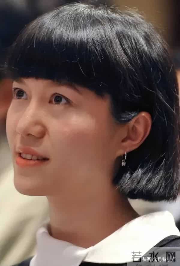 杨振宁离世后翁帆现状：搬离别墅带走34箱东西, 生活简朴专注研究