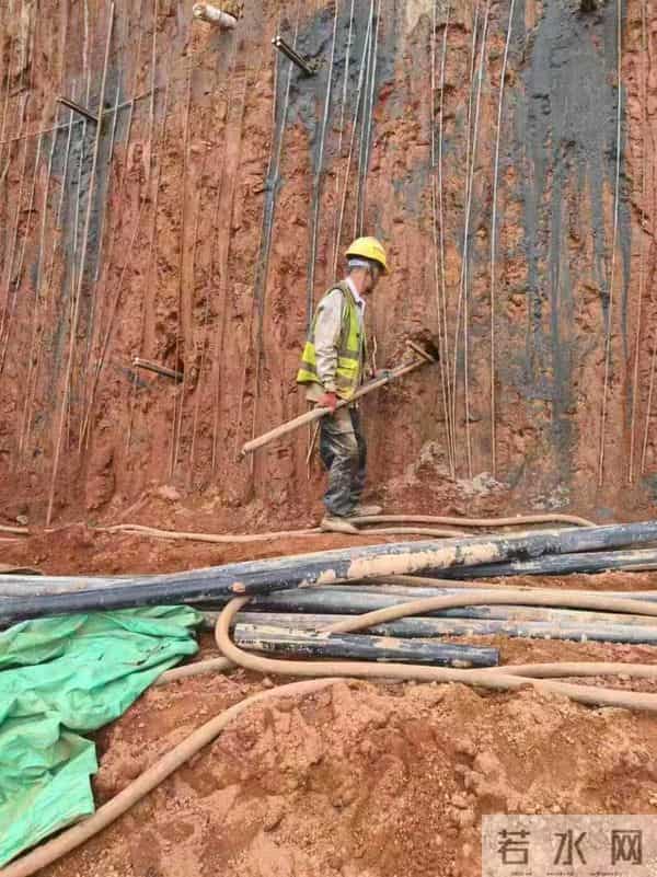 再先进的技术也无法挡住,75亿大坝被掏空,水库大坝质量红线不容触碰