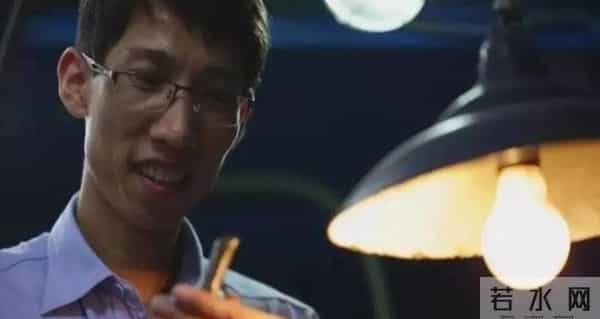 中国技校生立大功,成功破解西方发动机绝密技术,国家奖励800万