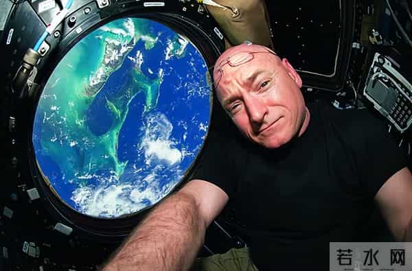 生命起源宇宙？多名宇航员返回地球后，身体出现“不可逆”变化