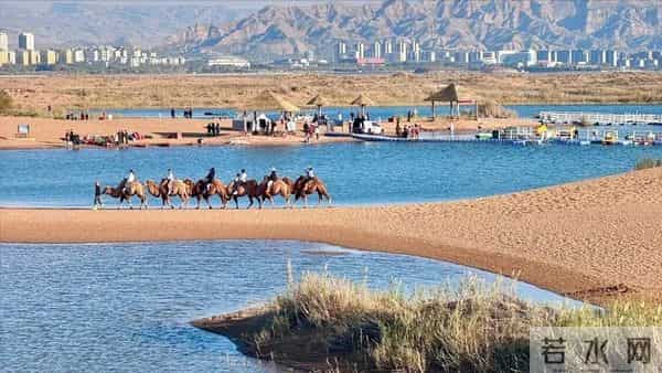 内蒙古出现奇观!干旱的沙漠,竟然被“大海”淹没了?