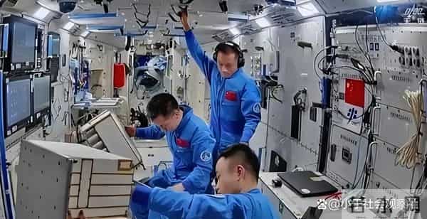 突发特讯!中国航天局通报全球:神廿一航天员将择机出舱,引来全球高度瞩目