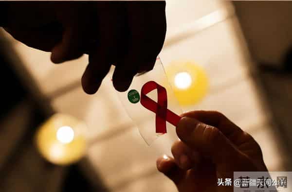 HIV治愈迎来破晓!中国团队十年攻关,“基因剪刀+生物快递”让治愈不再是梦