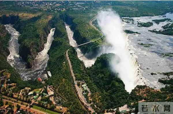 全世界最反差的河流，一面温柔似水，一面暴跳如雷！