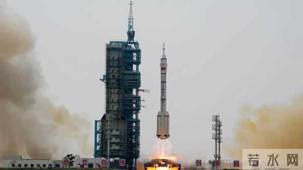 俄罗斯丧失载人航天能力！能用中国神舟飞船代替吗？