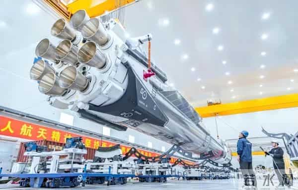 朱雀三号“差一步”完美：中国火箭为啥非要“重复用”？