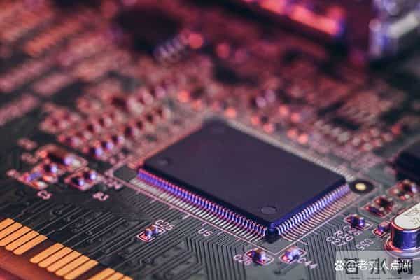 突发特讯！彭博通告全球：英伟达游说胜利在望，国会取消国防法案中对人工智能芯片出口的限制，引发全球关注