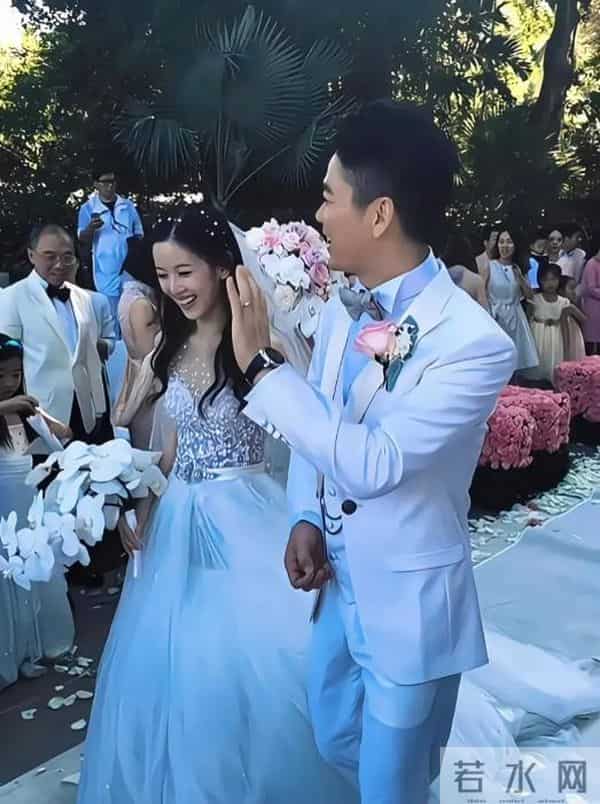 章泽天也没想到，父母仅用一个举动，就让儿子刘强东实现口碑暴涨