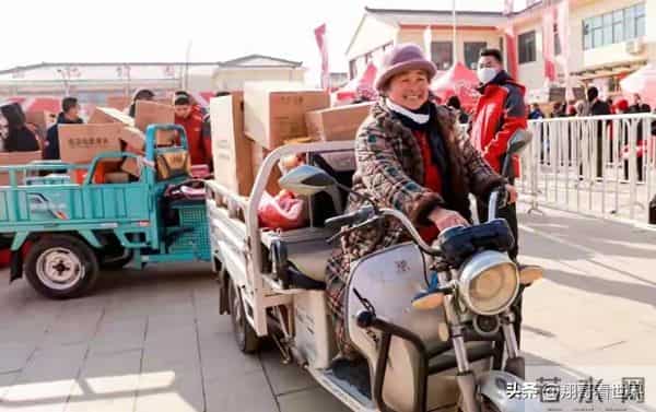 刘强东也没想到，因为父母在食堂一个举动，“口碑”再次迎来暴涨