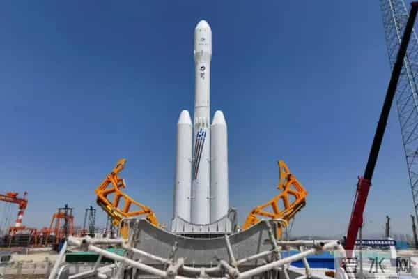 我国可复用火箭成功首飞！“受伤的”神舟二十号或择机返回地球