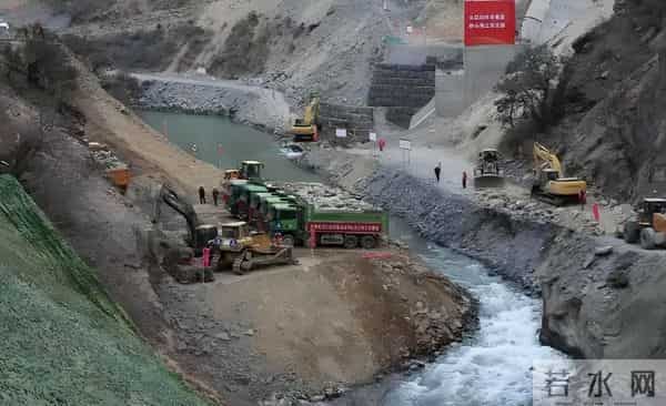 中国攻克世界级难题！1.2万亿引爆西藏经济，领先世界半个世纪