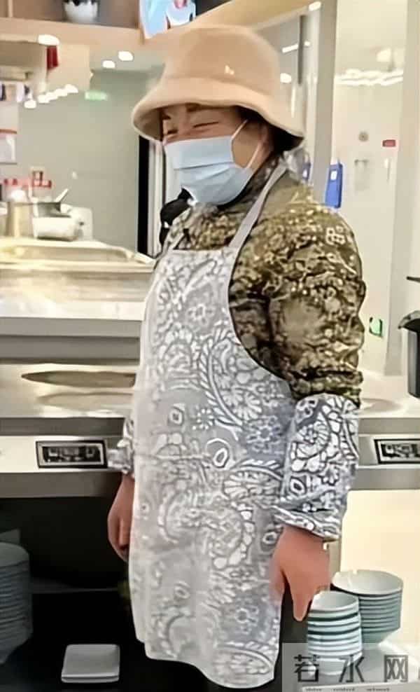 章泽天也没想到，父母仅用一个举动，就让儿子刘强东实现口碑暴涨