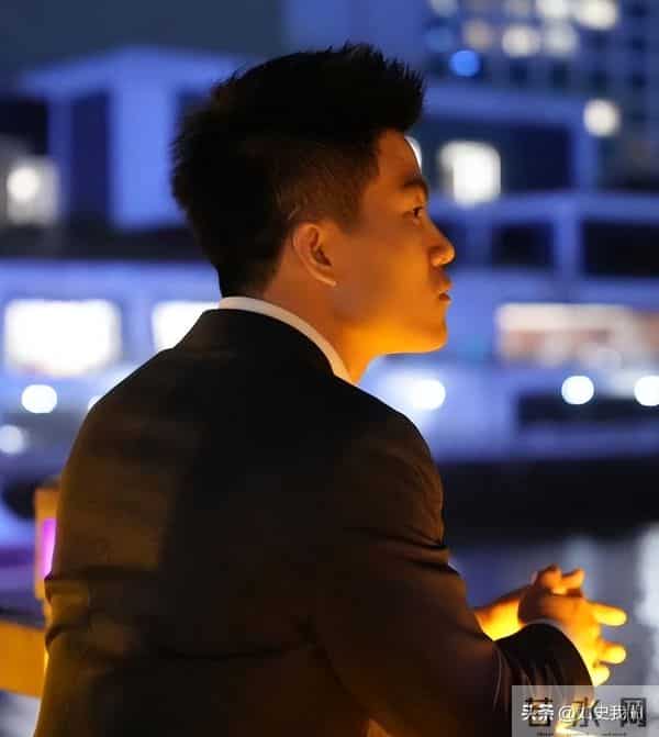 俞敏洪也没想到，董宇辉会因香港火灾后的一个举动，实现口碑暴增