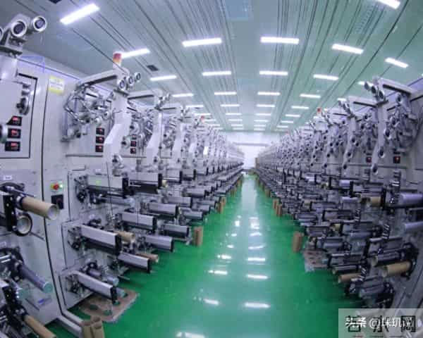 从“卡脖子”到反超！中国T1000级碳纤维量产，打破日美技术壁垒