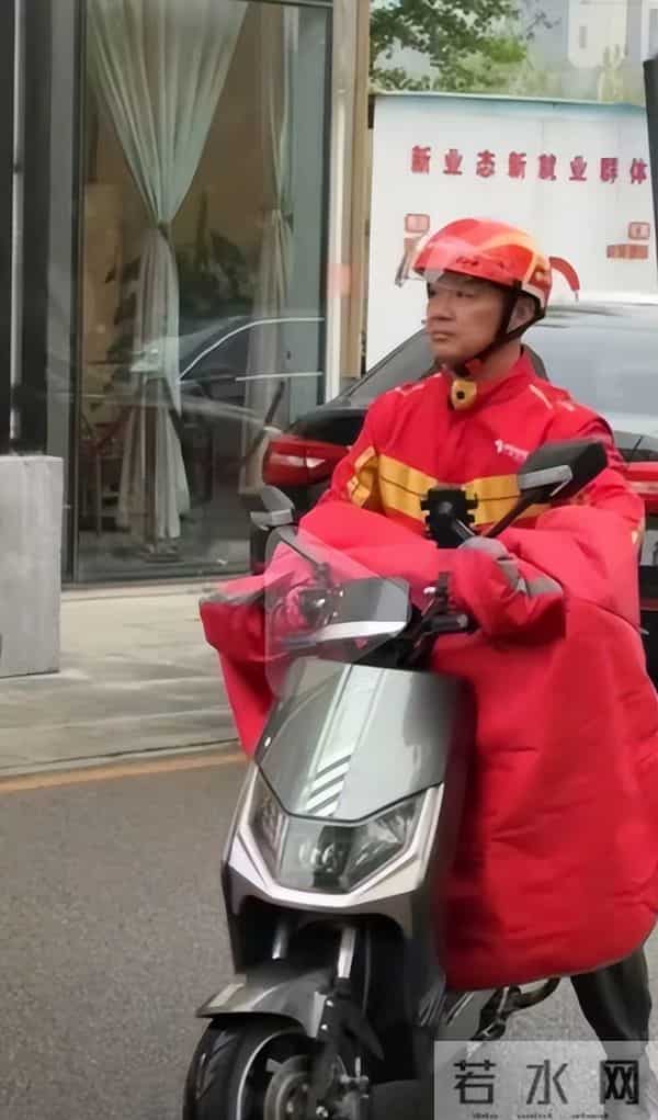 章泽天也没想到，父母仅用一个举动，就让儿子刘强东实现口碑暴涨