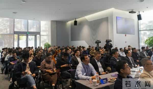 新致软件2025发布会“新知未来”：从1到∞，开启AI数智化新征程