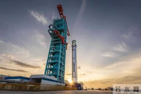 特讯！朱雀三号火箭回收失败，外媒嘲讽中美差距，网友不骂反赞