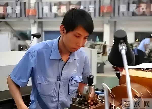 给1000万离开中国！美国出天价年薪，竟只为挖走中国一普通技校生