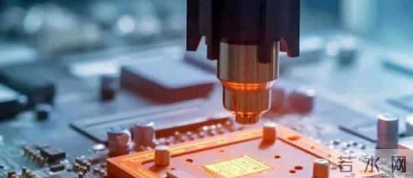 75岁芯片大佬潜逃美国！带核心技术机密，中国半导体暗战再添变数