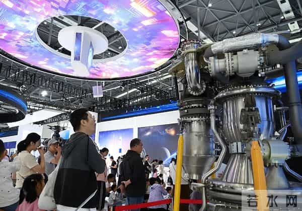 能源格局要变天!美国啃了50年的硬骨头,中国在戈壁滩拿下了