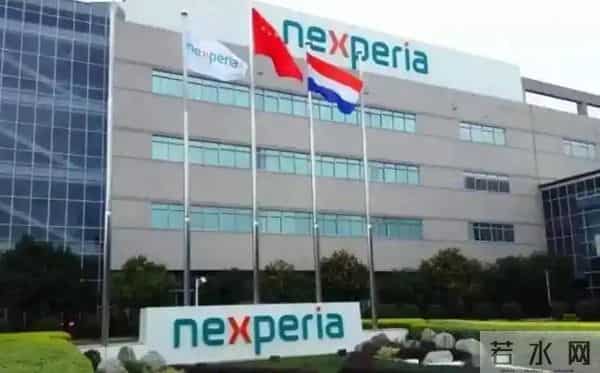 荷兰大臣承认破防！没想到中方真敢断供70%汽车芯片，措手不及