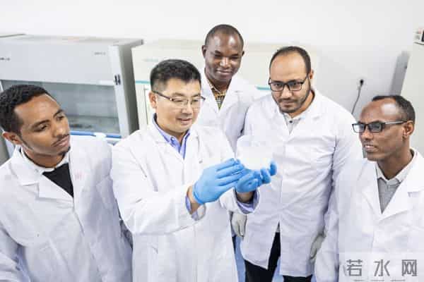 2025年荆楚科技工作者风采展示 - 王林海：十年深耕“小芝麻”架起中非合作大桥梁