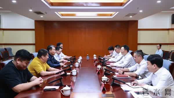 王祺扬会见中国科学院院士刘胜一行