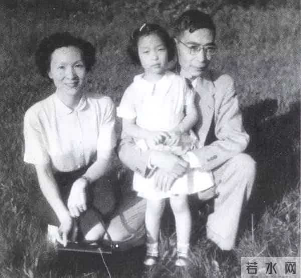 飞机坠毁，被“锁”在美国7年的绝密人物陨落！他的死惊撼世人