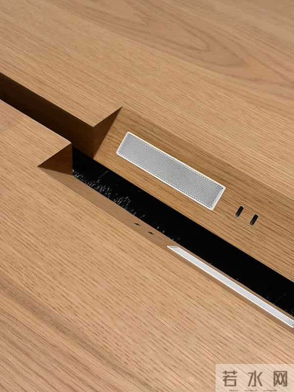 北京荟聚中心的 Apple Store 开业了,人山人海中,去感受苹果带来的新细节