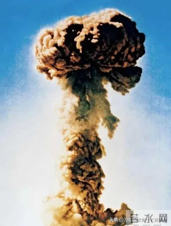 文史夜话：1985年一个误判让中国付出万亿代价，一代巨星含恨而终