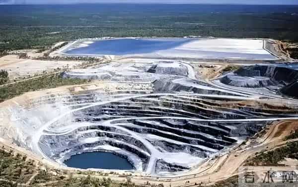 烧“土”发电？美国50年都搞不定的硬骨头，中国在戈壁滩完成了